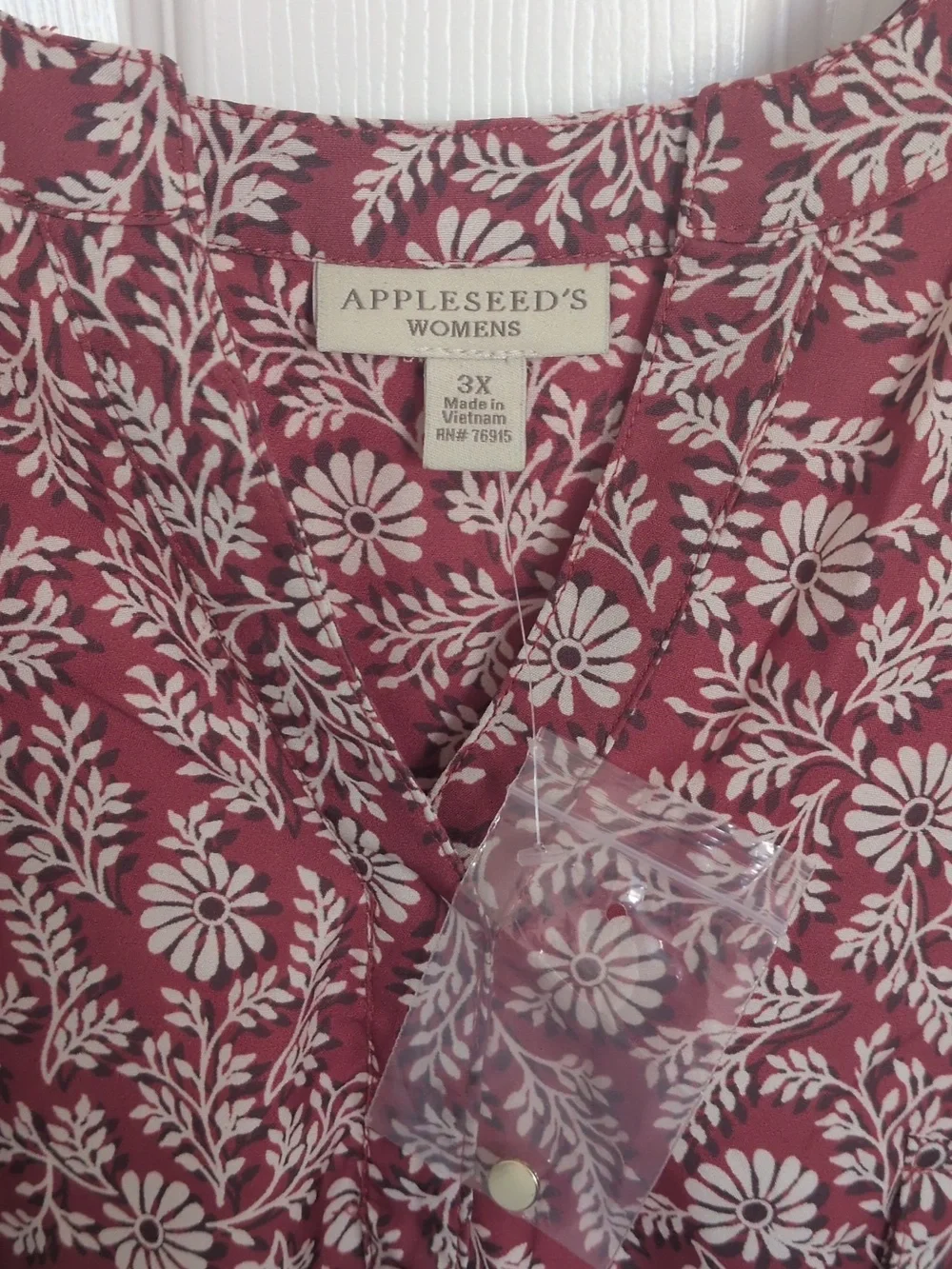 NWT Appleseed's Split V Neck Floral Blouse - 3X